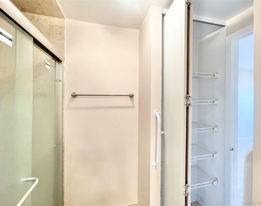 12 Bond Street - Photo Thumbnail 32
