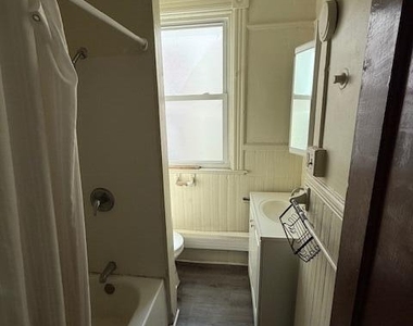 517 Hamilton Street - Photo Thumbnail 2