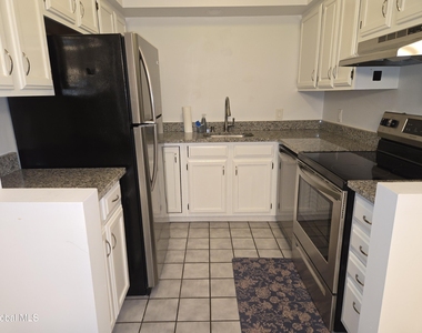 222 S Ten Broeck Street - Photo Thumbnail 3