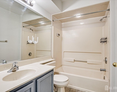 936 Waterford Drive - Photo Thumbnail 20