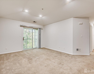 936 Waterford Drive - Photo Thumbnail 6