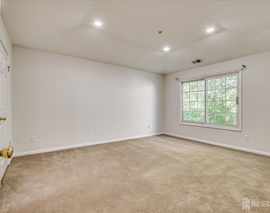 936 Waterford Drive - Photo Thumbnail 17