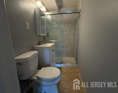 332 College Drive - Photo Thumbnail 11