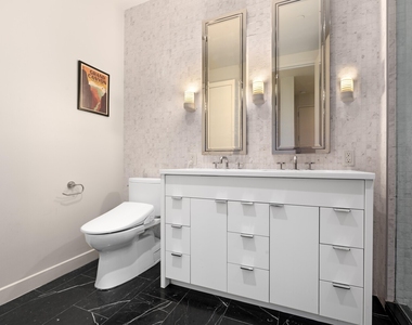 338 Berry Street - Photo Thumbnail 5