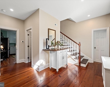 6 E Cecil St - Photo Thumbnail 14