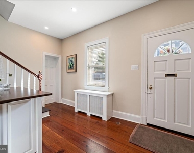 6 E Cecil St - Photo Thumbnail 13
