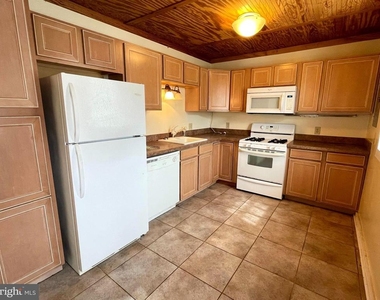 598 Wakefield Drive - Photo Thumbnail 3