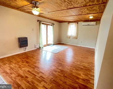 598 Wakefield Drive - Photo Thumbnail 1