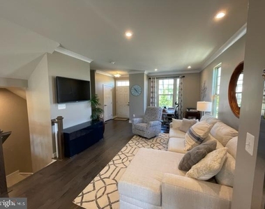 18157 Red Mulberry Road - Photo Thumbnail 7