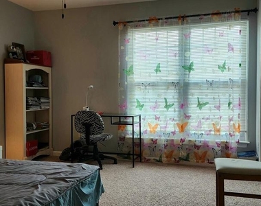 10204 Ashbrooke Court - Photo Thumbnail 4