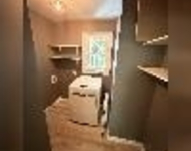 7104 Triad Way - Photo Thumbnail 7