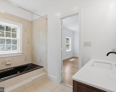 1051 Kelso Road - Photo Thumbnail 13