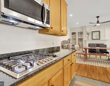 5231 Winter View Drive - Photo Thumbnail 20