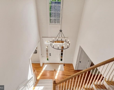 5231 Winter View Drive - Photo Thumbnail 6