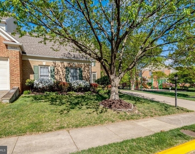 5231 Winter View Drive - Photo Thumbnail 3