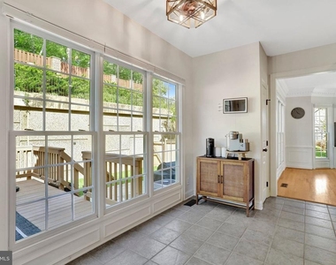 5231 Winter View Drive - Photo Thumbnail 18