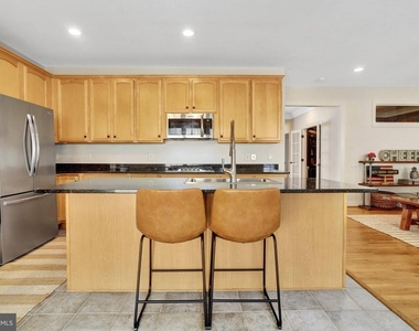 5231 Winter View Drive - Photo Thumbnail 16