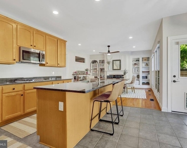 5231 Winter View Drive - Photo Thumbnail 14