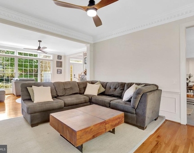 5231 Winter View Drive - Photo Thumbnail 12