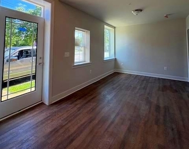 1801-#102 Princess Anne Street - Photo Thumbnail 5