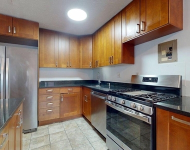 1200 S Arlington Ridge Road - Photo Thumbnail 4