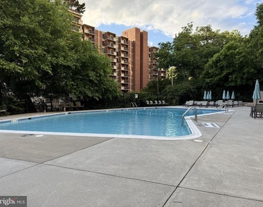 1200 S Arlington Ridge Road - Photo Thumbnail 15