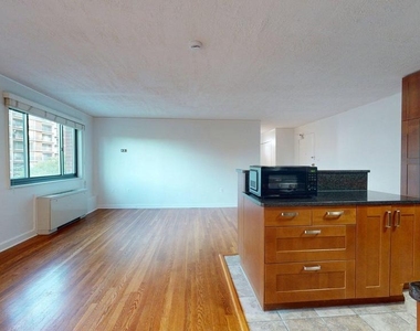 1200 S Arlington Ridge Road - Photo Thumbnail 5