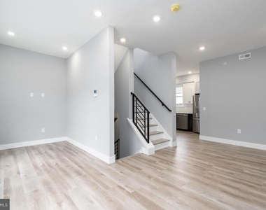 2323 E Cabot Street - Photo Thumbnail 8