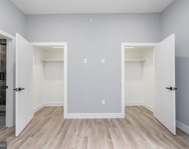 2323 E Cabot Street - Photo Thumbnail 11