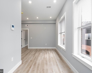 2323 E Cabot Street - Photo Thumbnail 6