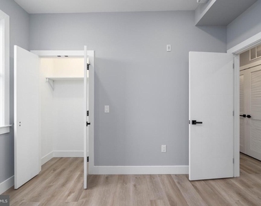 2323 E Cabot Street - Photo Thumbnail 17