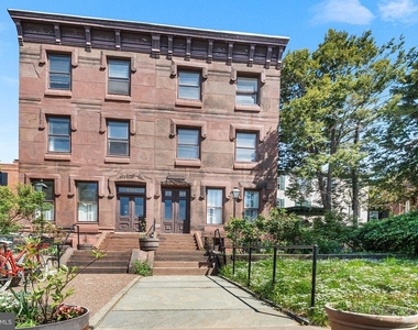 2309 Green Street - Photo Thumbnail 10