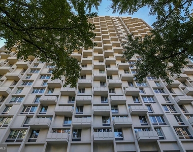 604 S Washington Square - Photo Thumbnail 11