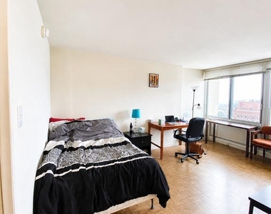 604 S Washington Square - Photo Thumbnail 1