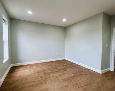 1416 S Broad Street - Photo Thumbnail 13
