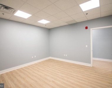 1420 Point Breeze Avenue - Photo Thumbnail 7