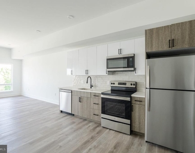 1420 Point Breeze Avenue - Photo Thumbnail 2