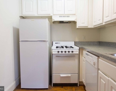 723 Spruce Street - Photo Thumbnail 6
