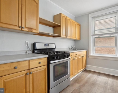 192 Dupont Street - Photo Thumbnail 2