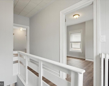 192 Dupont Street - Photo Thumbnail 4