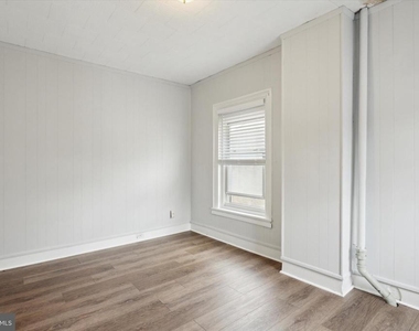 192 Dupont Street - Photo Thumbnail 7