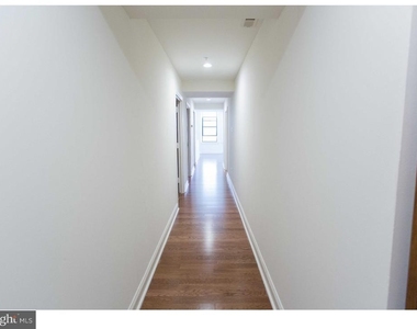 1411-3 Walnut Street - Photo Thumbnail 4