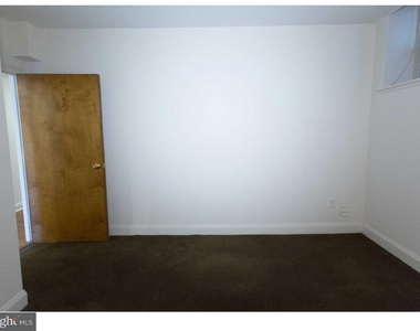 1411-3 Walnut Street - Photo Thumbnail 18