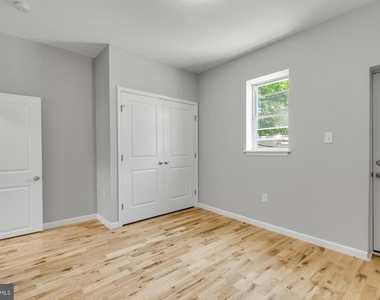 410 Diamond Street - Photo Thumbnail 7