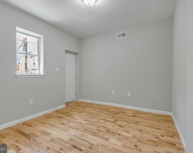 410 Diamond Street - Photo Thumbnail 9