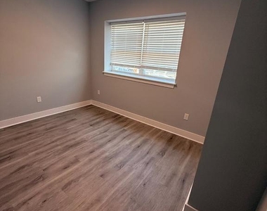 1813 S 23rd Street - Photo Thumbnail 11