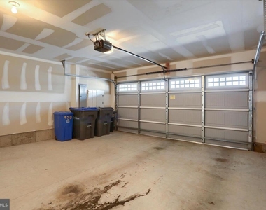 320 Walnut Street - Photo Thumbnail 20