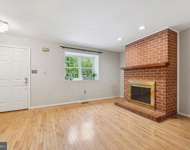 606 Coates Lane - Photo Thumbnail 16