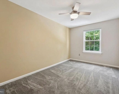 606 Coates Lane - Photo Thumbnail 15