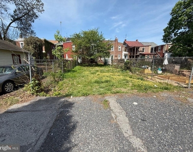 310 N Charlotte Street - Photo Thumbnail 24